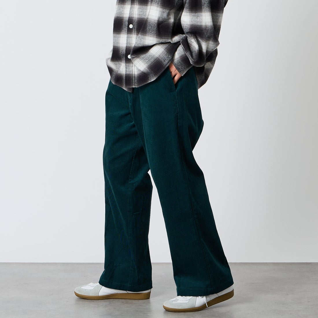 Dickies [ディッキーズ] 別注 コーデュロイグランパパンツ [263M401IN01-JF] D.GREEN &&モデル身長：177cm 着用サイズ：L&&