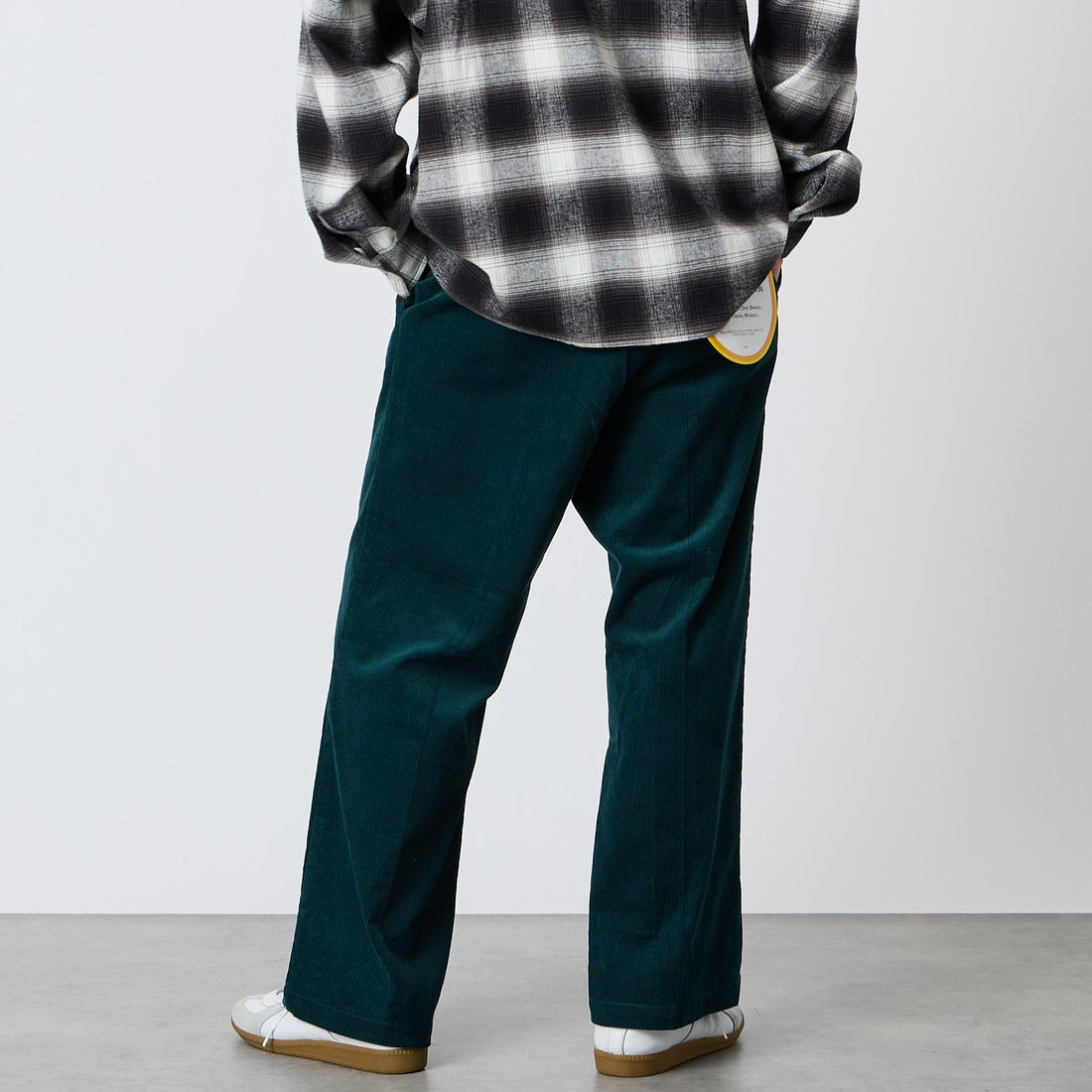 Dickies [ディッキーズ] 別注 コーデュロイグランパパンツ [263M401IN01-JF] D.GREEN &&モデル身長：177cm 着用サイズ：L&&