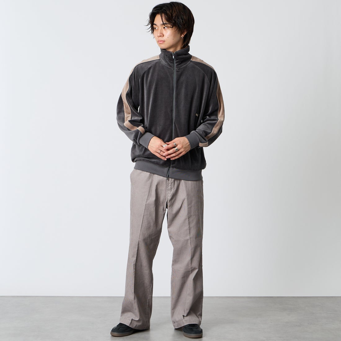 Dickies [ディッキーズ] 別注 コーデュロイグランパパンツ [263M401IN01-JF] L.GREY &&モデル身長：177cm 着用サイズ：L&&