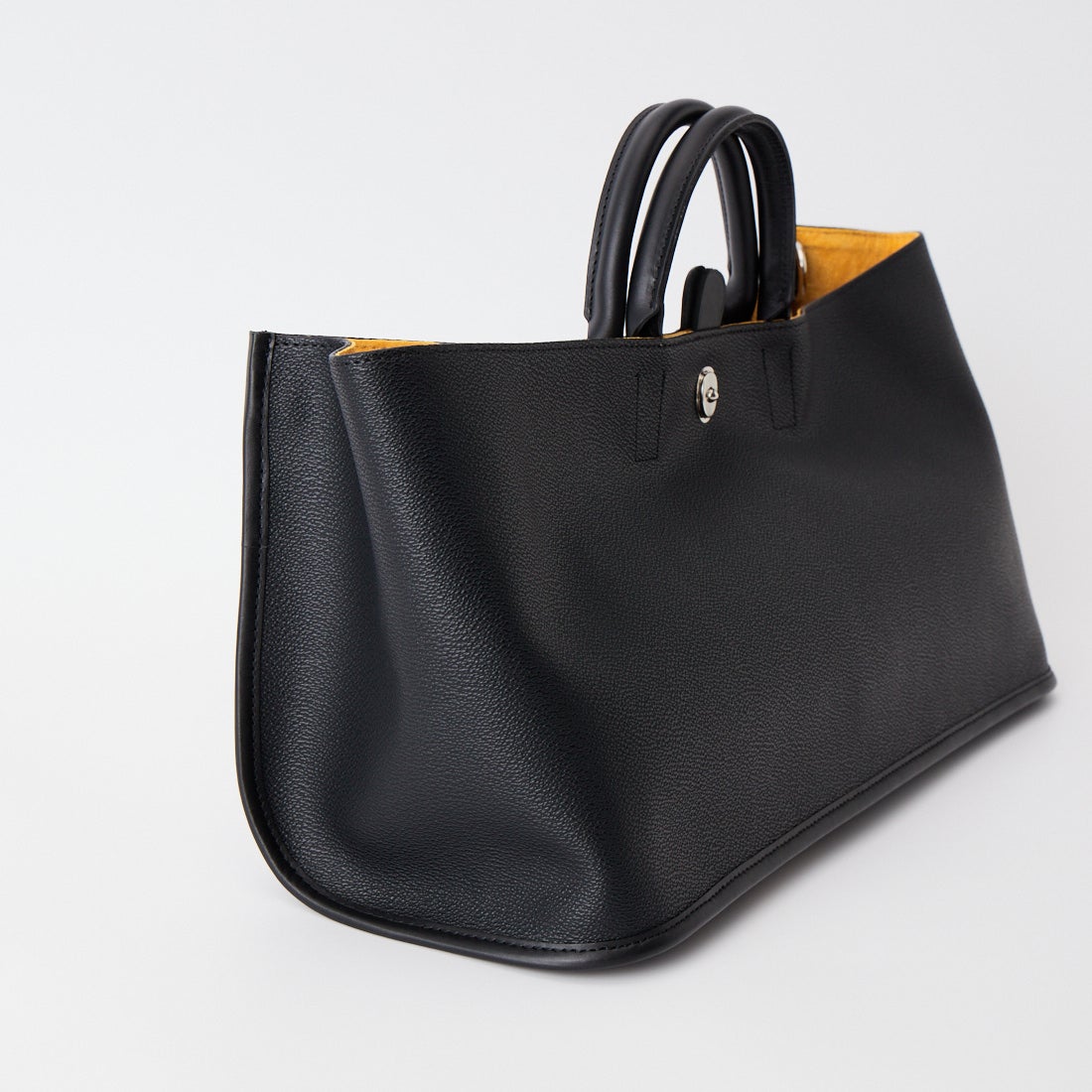 PIENI [ピエニ] REGENT レザートートバッグ [REGENT] MUSTA BK/N