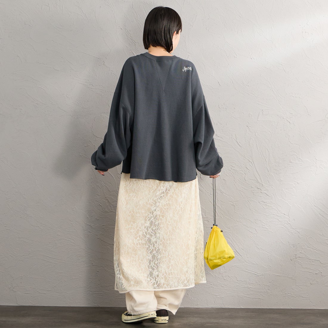 Americana × JEANS FACTORY [アメリカーナ × ジーンズファクトリー] 別注 カレッジロゴプリント カットオフスウェット [ASO-899-1-JF] ｽﾐｸﾛ &&モデル身長：150cm 着用サイズ：ONE SIZE&&
