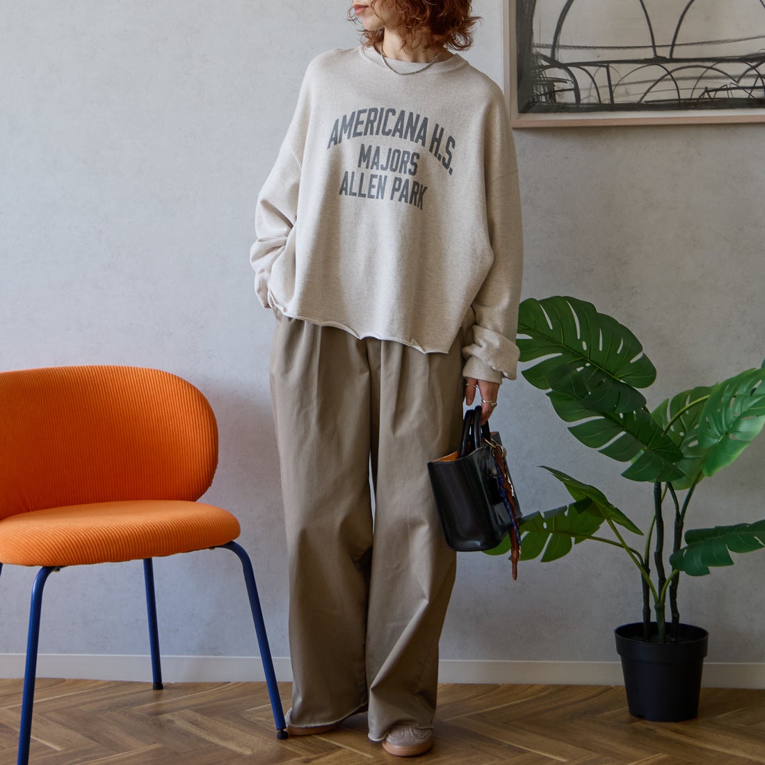 Americana × JEANS FACTORY [アメリカーナ × ジーンズファクトリー] 別注 カレッジロゴプリント カットオフスウェット [ASO-899-1-JF] ｵｰﾄﾐｰﾙ &&モデル身長：158cm 着用サイズ：ONE SIZE&&