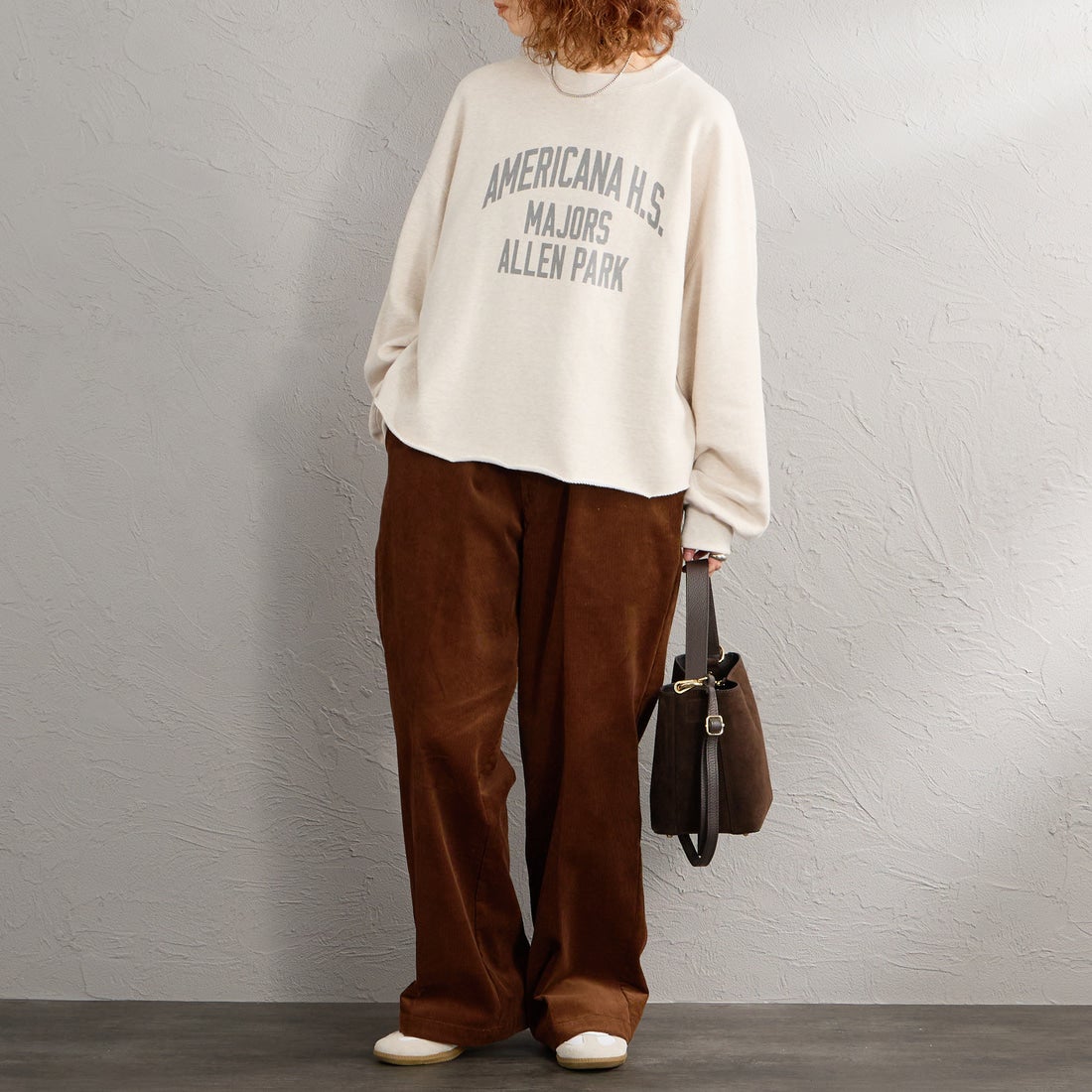 Americana × JEANS FACTORY [アメリカーナ × ジーンズファクトリー] 別注 カレッジロゴプリント カットオフスウェット [ASO-899-1-JF] ｵｰﾄﾐｰﾙ &&モデル身長：158cm 着用サイズ：ONE SIZE&&