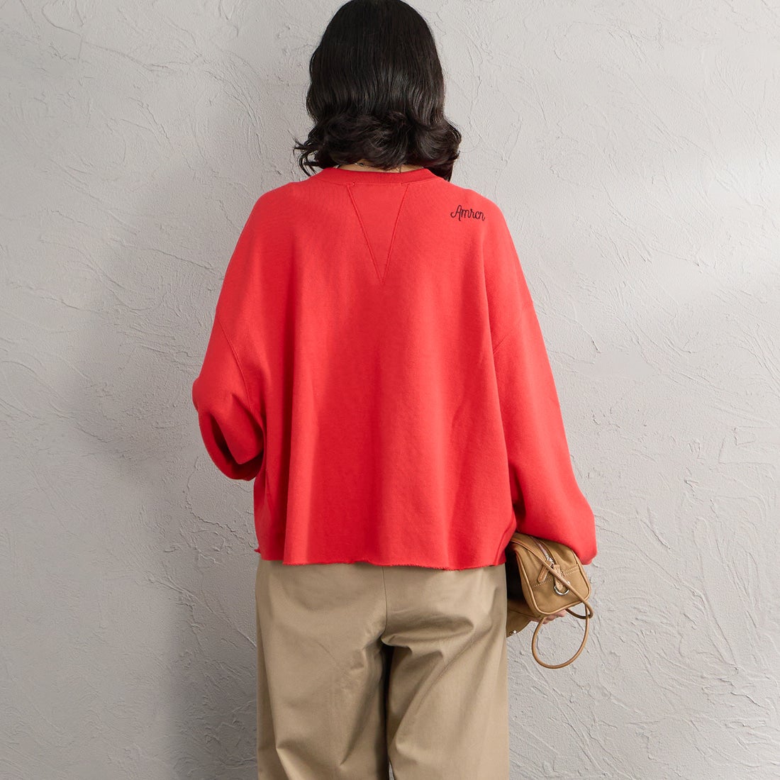 Americana × JEANS FACTORY [アメリカーナ × ジーンズファクトリー] 別注 カレッジロゴプリント カットオフスウェット [ASO-899-1-JF] ﾚｯﾄﾞ &&モデル身長：162cm 着用サイズ：ONE SIZE&&