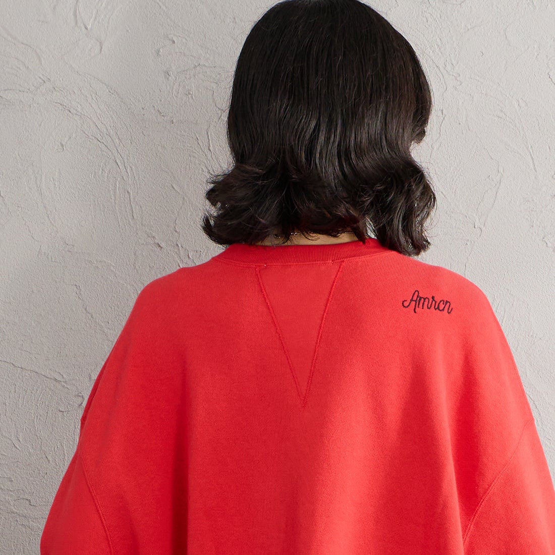 Americana × JEANS FACTORY [アメリカーナ × ジーンズファクトリー] 別注 カレッジロゴプリント カットオフスウェット [ASO-899-1-JF] ﾚｯﾄﾞ &&モデル身長：162cm 着用サイズ：ONE SIZE&&