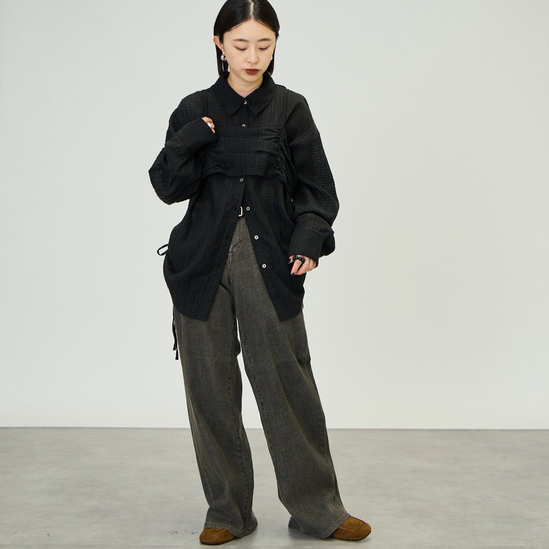 nenom [ネノム] マルチWAY ビスチェセットシャツブラウス [NE26322026] 09 BLACK &&モデル身長：150cm 着用サイズ：F&&