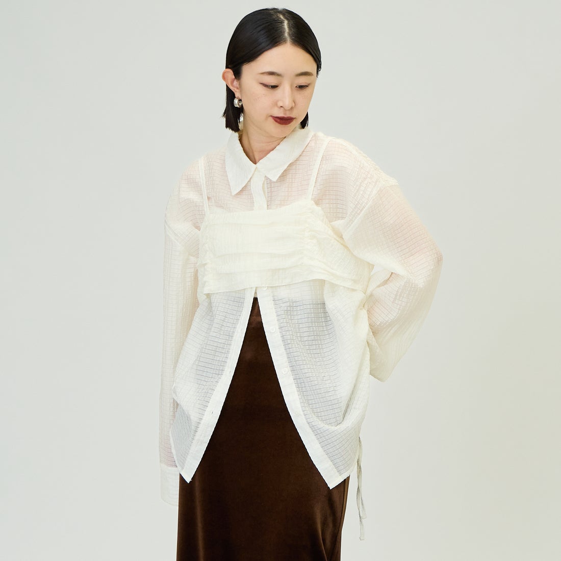 nenom [ネノム] マルチWAY ビスチェセットシャツブラウス [NE26322026] 02 OFF &&モデル身長：150cm 着用サイズ：F&&