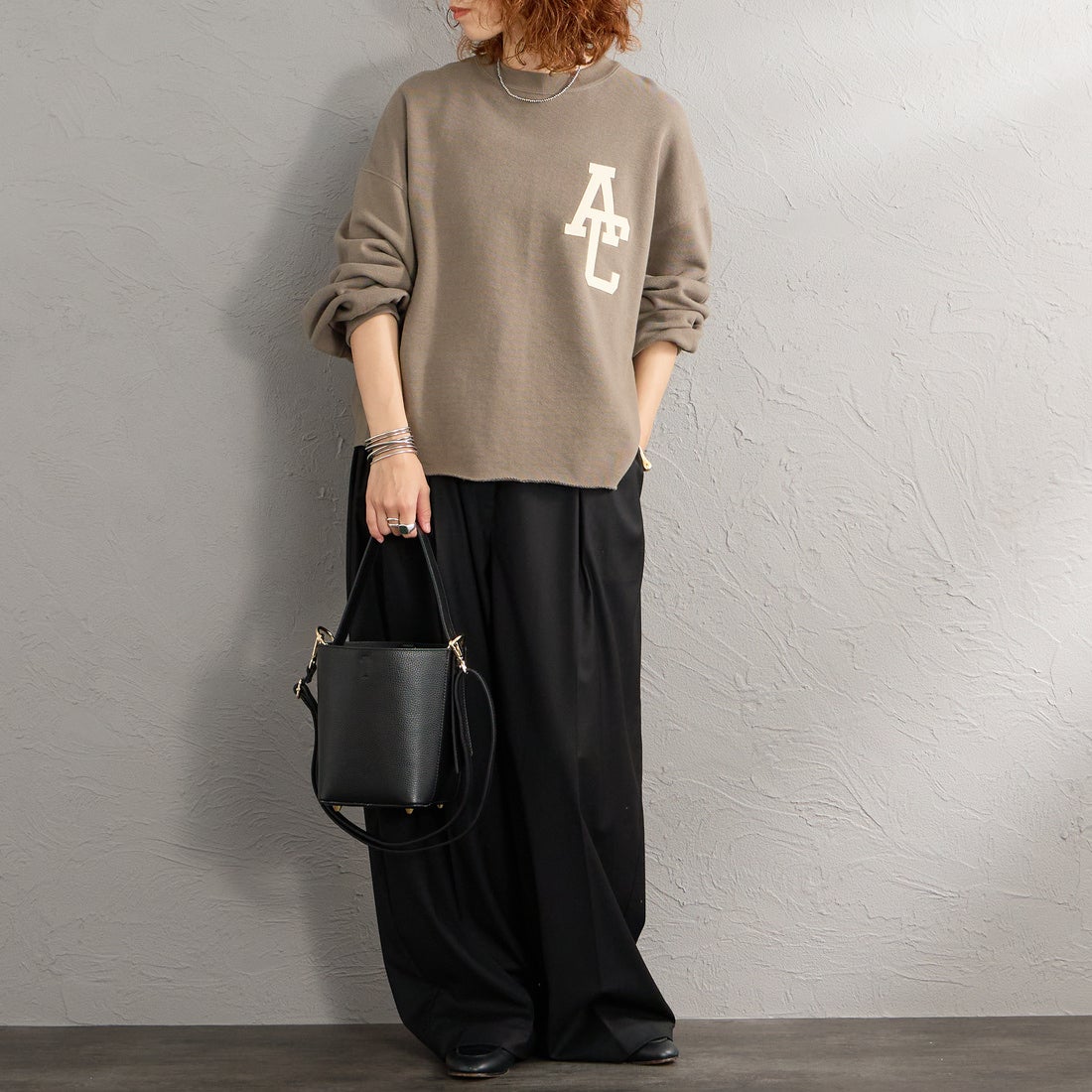 Americana × JEANS FACTORY [アメリカーナ × ジーンズファクトリー] 別注 AC ワッペン カットオフスウェット [ASO-899-2-JF] ｸﾞﾚｰﾌﾞﾗｳﾝ &&モデル身長：158cm 着用サイズ：ONE SIZE&&