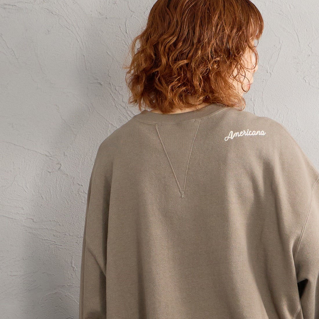 Americana × JEANS FACTORY [アメリカーナ × ジーンズファクトリー] 別注 AC ワッペン カットオフスウェット [ASO-899-2-JF] ｸﾞﾚｰﾌﾞﾗｳﾝ &&モデル身長：158cm 着用サイズ：ONE SIZE&&