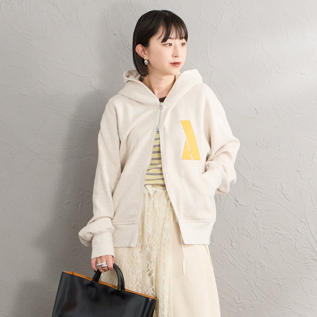 Americana × JEANS FACTORY [アメリカーナ × ジーンズファクトリー] 別注 AMRCN バックプリント ジップフードパーカー [ASO-900-JF] ｵｰﾄﾐｰﾙ &&モデル身長：150cm 着用サイズ：ONE SIZE&&