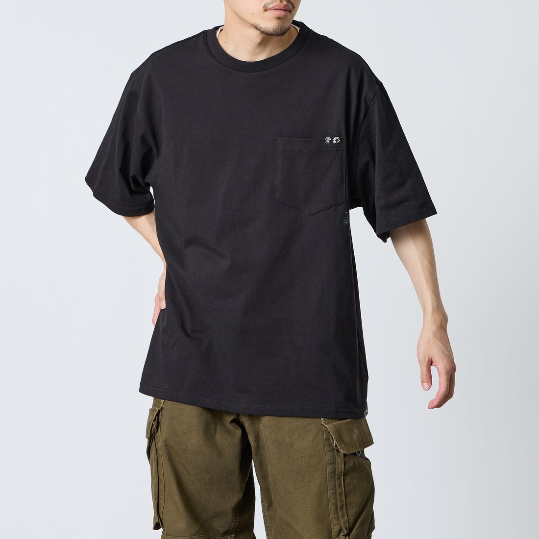 BLACK&&モデル身長：168cm 着用サイズ：L&&