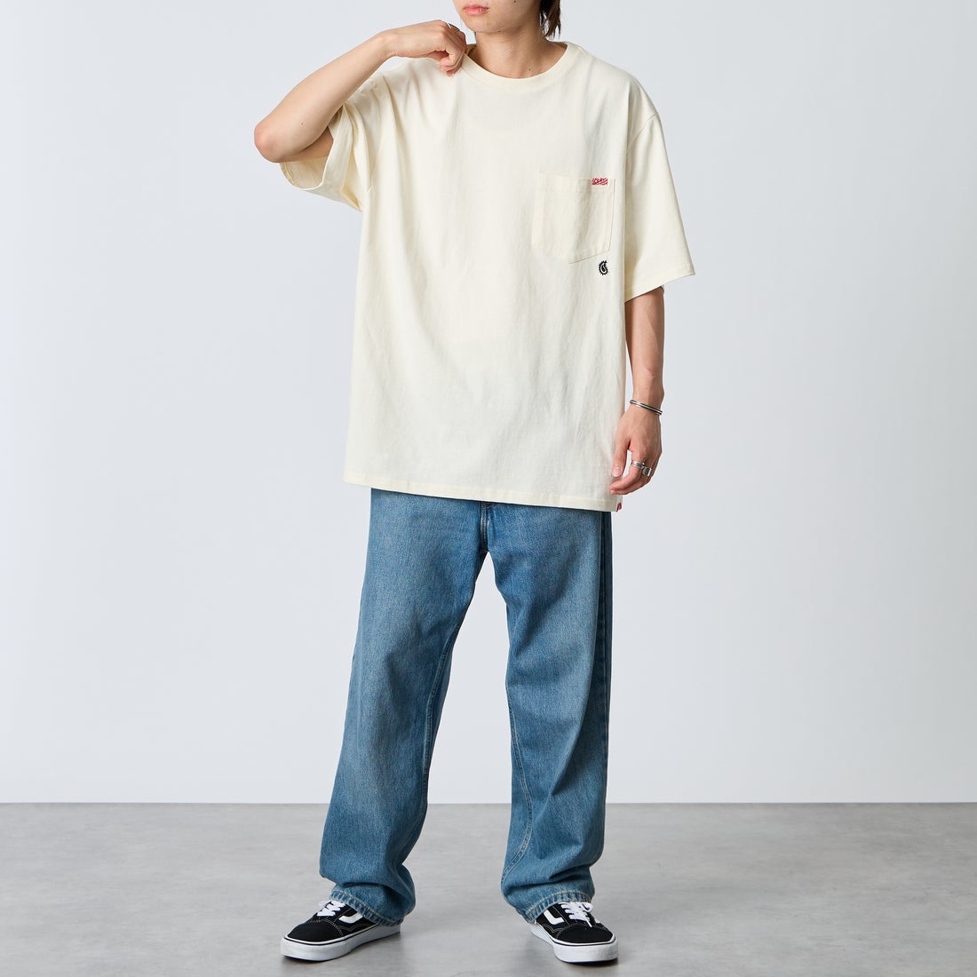 ELEPHANT [エレファント] 別注 バックロゴ刺繍Tシャツ [26PK-C003-JF] WHITE &&モデル身長：177cm 着用サイズ：XL&&