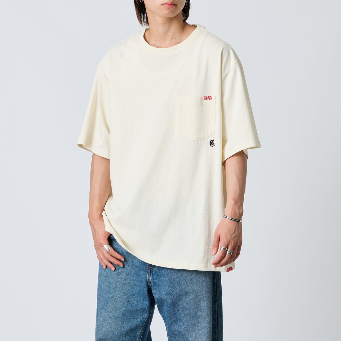 ELEPHANT [エレファント] 別注 バックロゴ刺繍Tシャツ [26PK-C003-JF] WHITE &&モデル身長：177cm 着用サイズ：XL&&