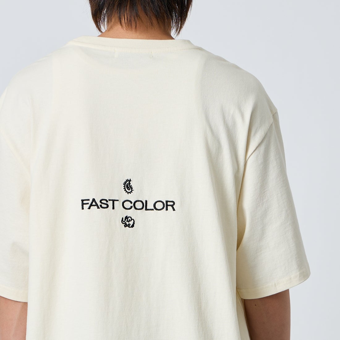 ELEPHANT [エレファント] 別注 バックロゴ刺繍Tシャツ [26PK-C003-JF] WHITE &&モデル身長：177cm 着用サイズ：XL&&
