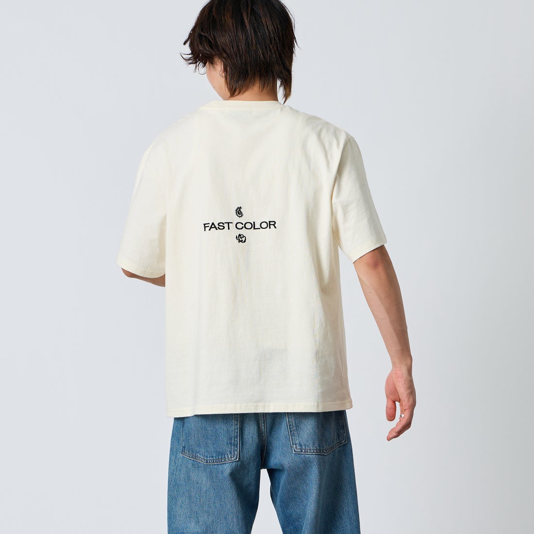 ELEPHANT [エレファント] 別注 バックロゴ刺繍Tシャツ [26PK-C003-JF] WHITE &&モデル身長：177cm 着用サイズ：M&&