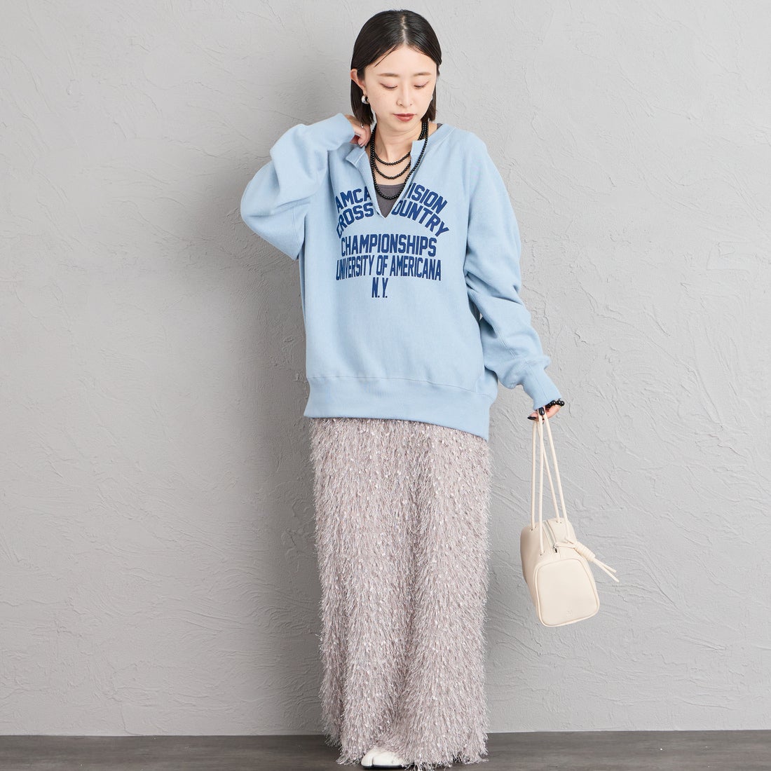 nenom [ネノム] フェザーフリンジナロースカート [NE26322024] 05 L.GRAY &&モデル身長：150cm 着用サイズ：F&&