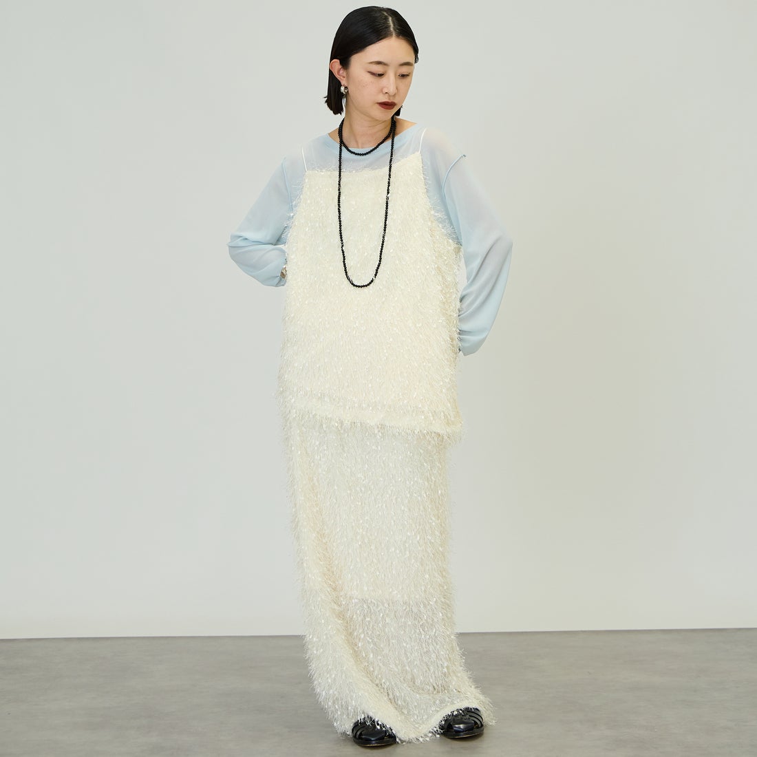 nenom [ネノム] フェザーフリンジナロースカート [NE26322024] 02 OFF &&モデル身長：150cm 着用サイズ：F&&