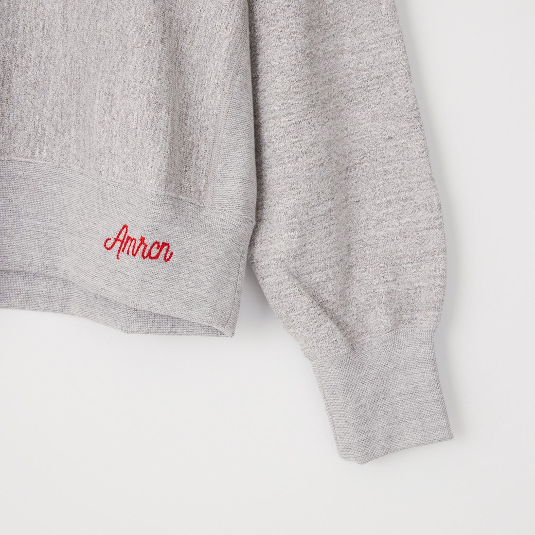Americana × JEANS FACTORY [アメリカーナ × ジーンズファクトリー] 別注 リメイク風キーネック アーチロゴスウェット [ASO-898-2-JF] ﾓｸｸﾞﾚｰ