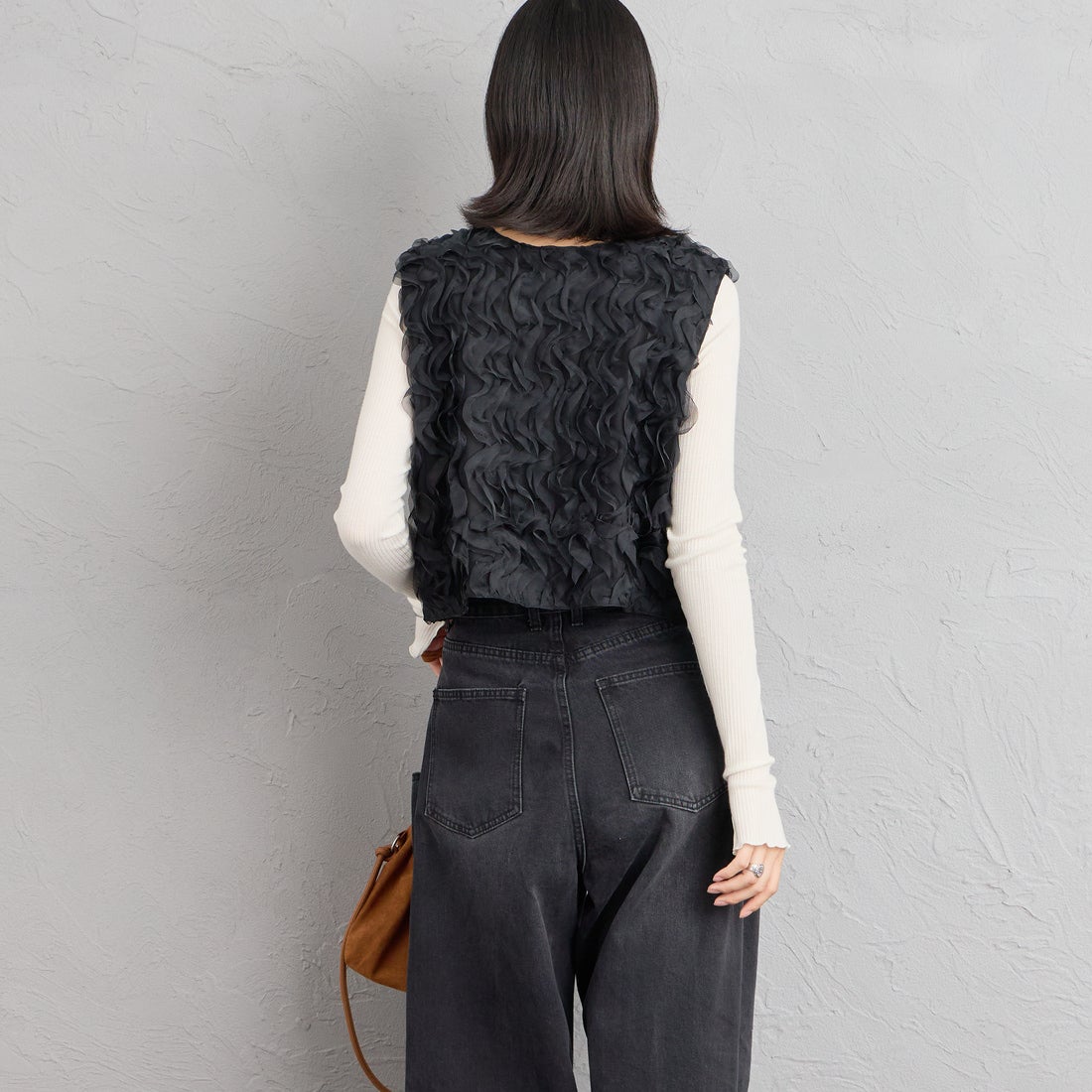 Maison de L'allure [メゾン ドゥ ラリュール] 前後2WAY 立体チュールシアーベスト [M26322021] 09 BLACK  &&モデル身長：162cm 着用サイズ：F&&