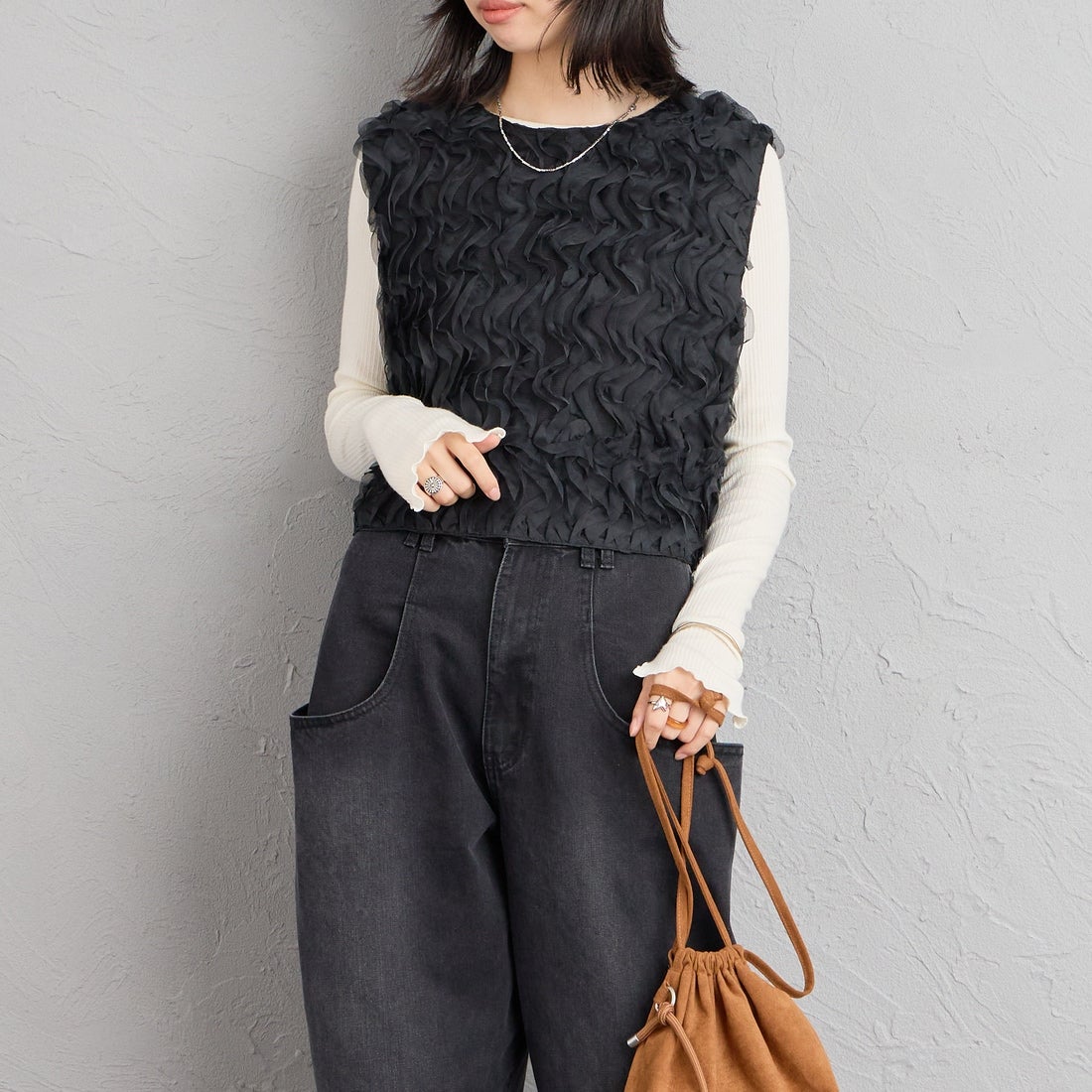 Maison de L'allure [メゾン ドゥ ラリュール] 前後2WAY 立体チュールシアーベスト [M26322021] 09 BLACK  &&モデル身長：162cm 着用サイズ：F&&