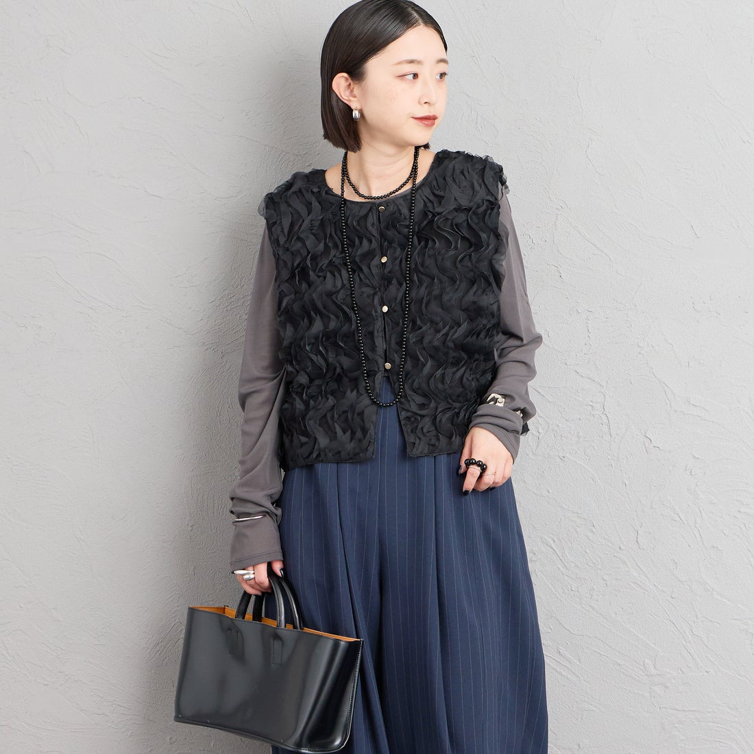 Maison de L'allure [メゾン ドゥ ラリュール] 前後2WAY 立体チュールシアーベスト [M26322021] 09 BLACK  &&モデル身長：150cm 着用サイズ：F&&