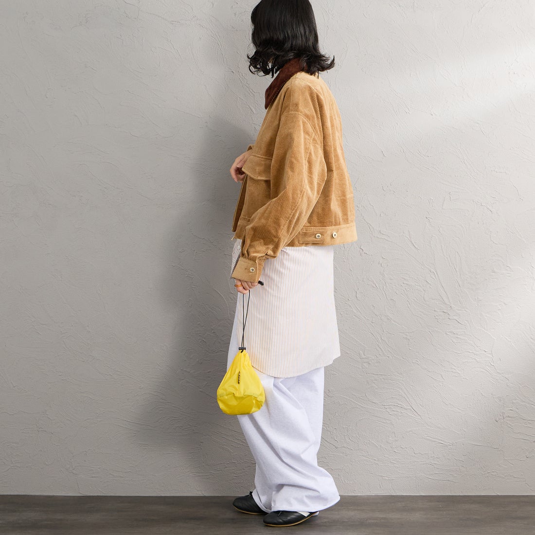 UNIVERSAL OVERALL [ユニバーサルオーバーオール] 別注 ショート丈ワークジャケット [U2632472IN-JF] BEIGE &&モデル身長：162cm 着用サイズ：F&&