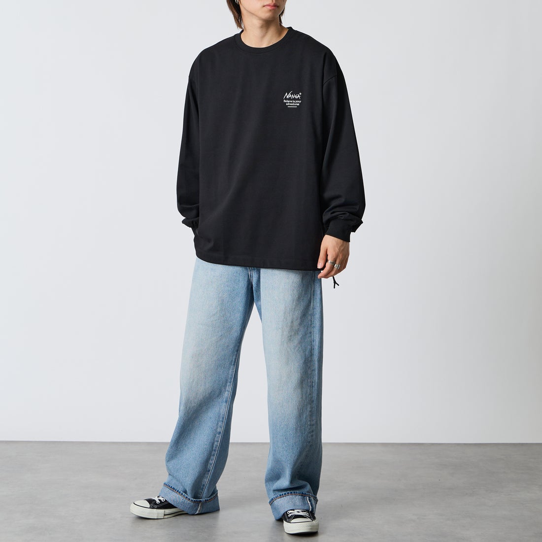 JEANSFACTORY × NANGA [ジーンズファクトリー × ナンガ] 別注 ドローコード付き バックプリントロングスリーブTシャツ [NW2602-JF] BLACK &&モデル身長：177cm 着用サイズ：L&&