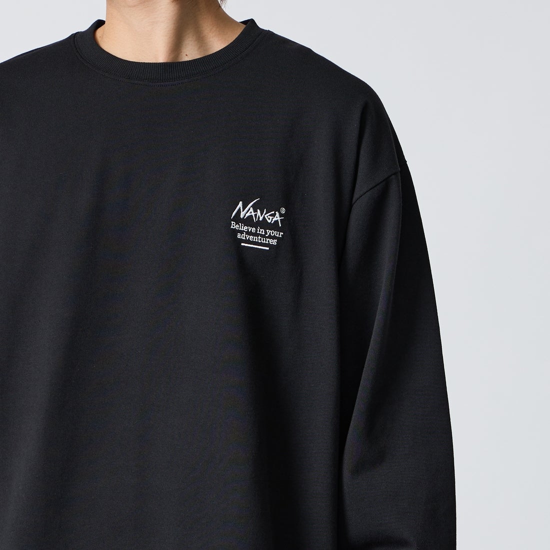 JEANSFACTORY × NANGA [ジーンズファクトリー × ナンガ] 別注 ドローコード付き バックプリントロングスリーブTシャツ [NW2602-JF] BLACK &&モデル身長：177cm 着用サイズ：L&&