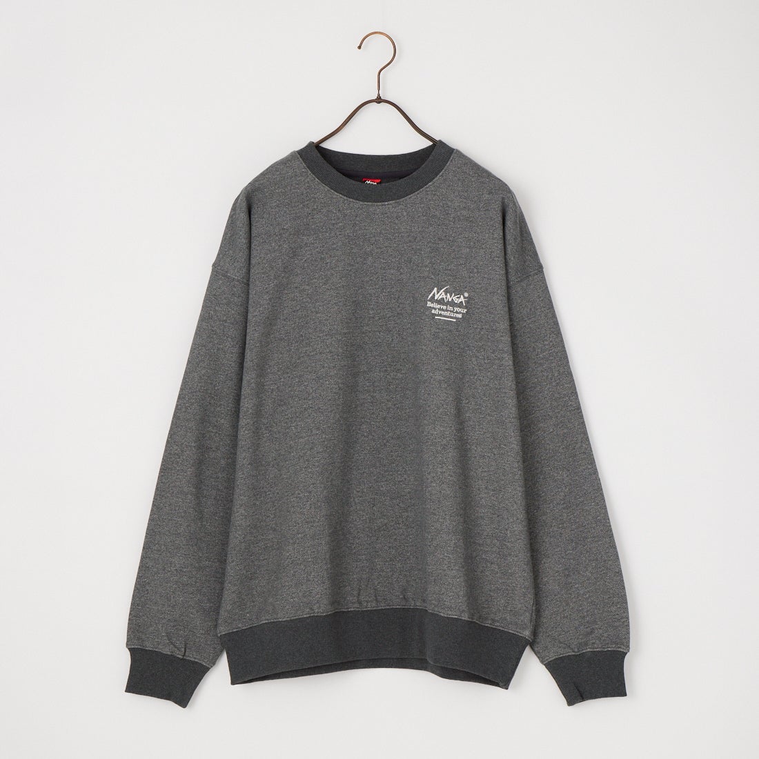 JEANSFACTORY × NANGA [ジーンズファクトリー × ナンガ] 別注 ヒストリーロゴ ネブクロ刺繍スウェット [NW2606-JF] CHARCOAL
