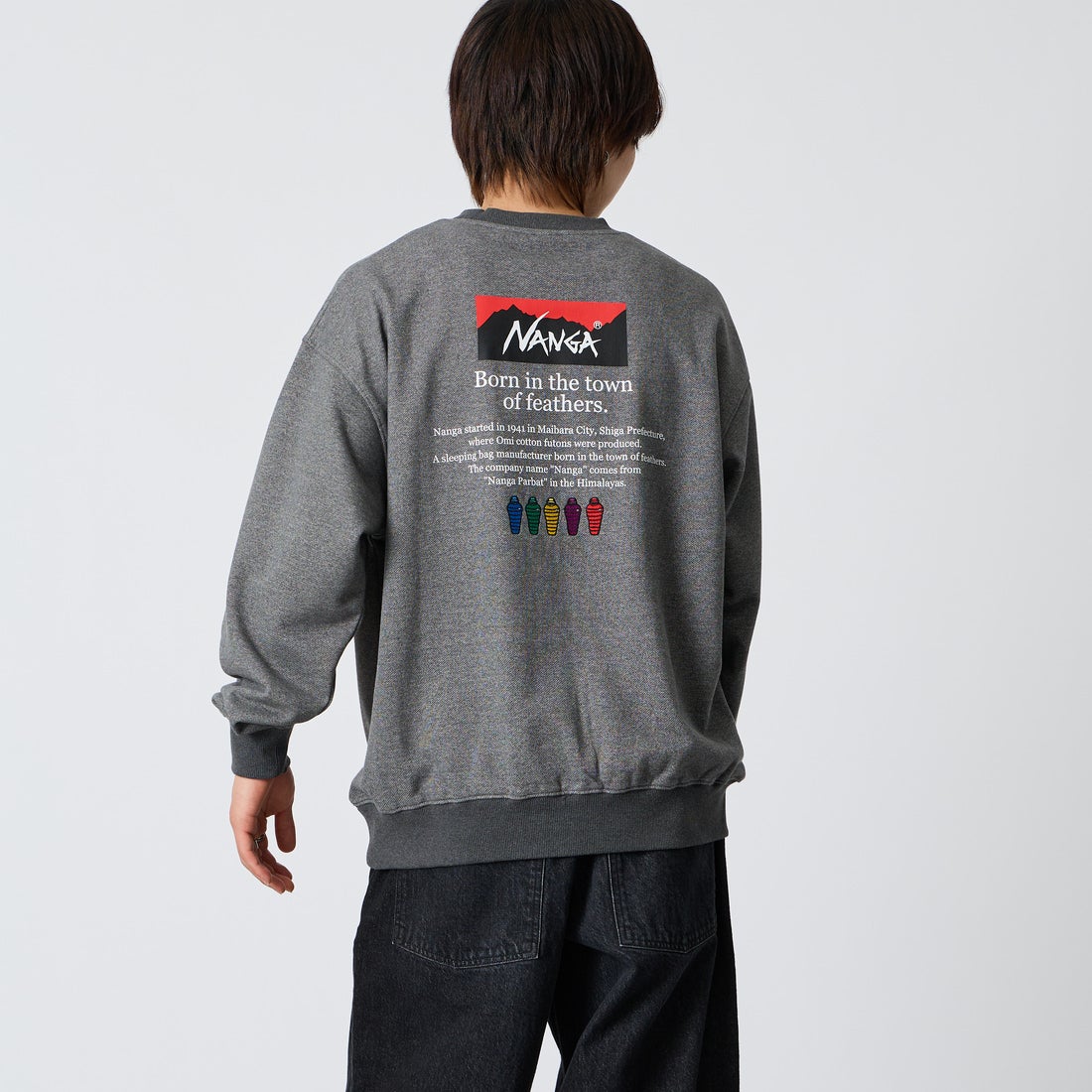 JEANSFACTORY × NANGA [ジーンズファクトリー × ナンガ] 別注 ヒストリーロゴ ネブクロ刺繍スウェット [NW2606-JF] CHARCOAL &&モデル身長：177cm 着用サイズ：L&&
