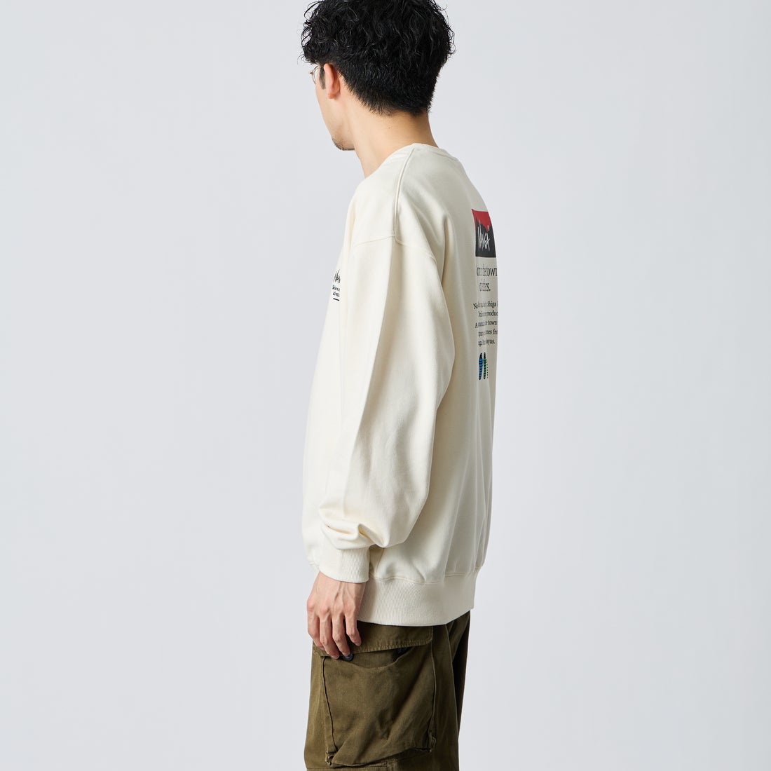 JEANSFACTORY × NANGA [ジーンズファクトリー × ナンガ] 別注 ヒストリーロゴ ネブクロ刺繍スウェット [NW2606-JF] WHITE &&モデル身長：168cm 着用サイズ：L&&