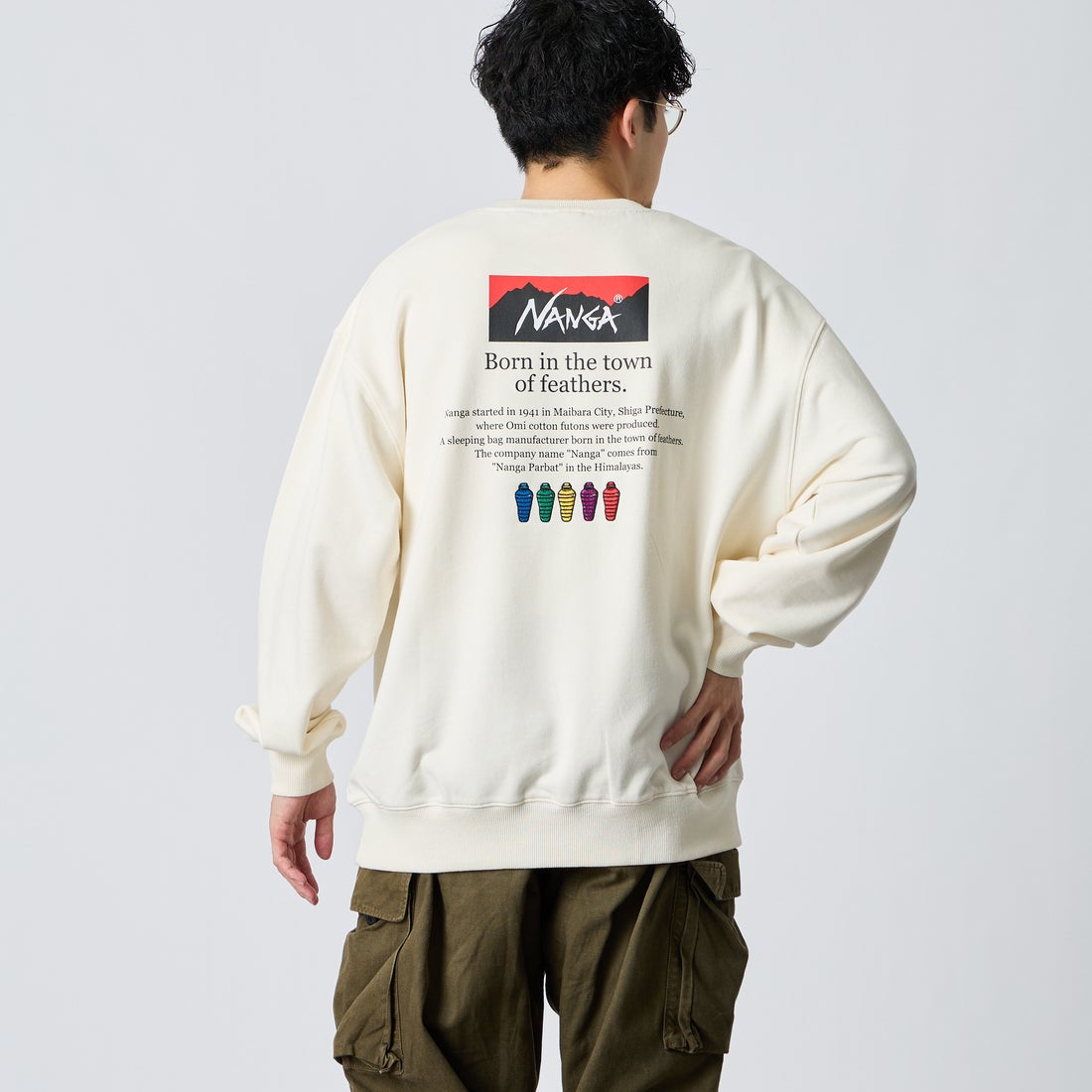 JEANSFACTORY × NANGA [ジーンズファクトリー × ナンガ] 別注 ヒストリーロゴ ネブクロ刺繍スウェット [NW2606-JF] WHITE &&モデル身長：168cm 着用サイズ：L&&