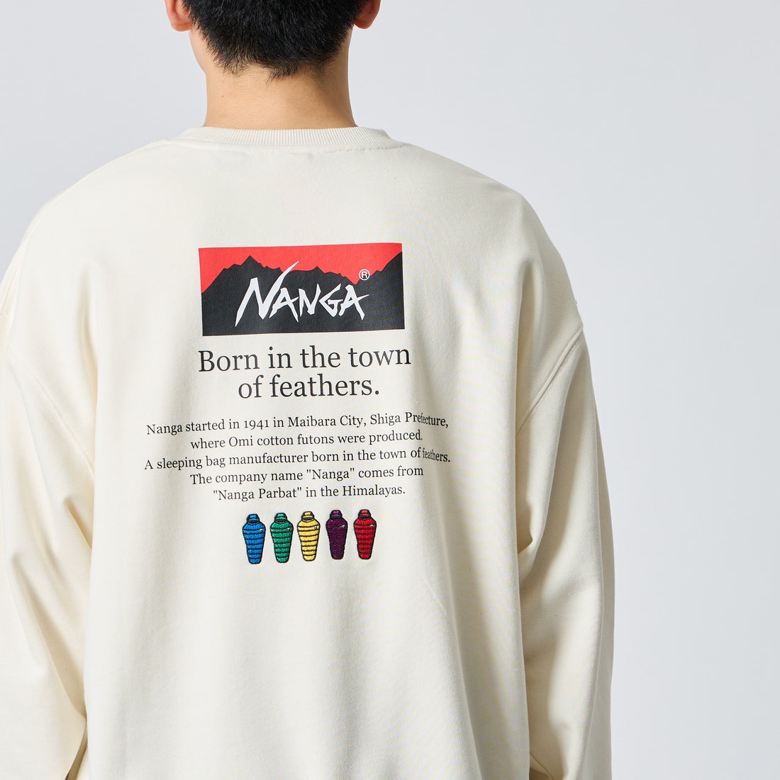 JEANSFACTORY × NANGA [ジーンズファクトリー × ナンガ] 別注 ヒストリーロゴ ネブクロ刺繍スウェット [NW2606-JF] WHITE &&モデル身長：168cm 着用サイズ：L&&