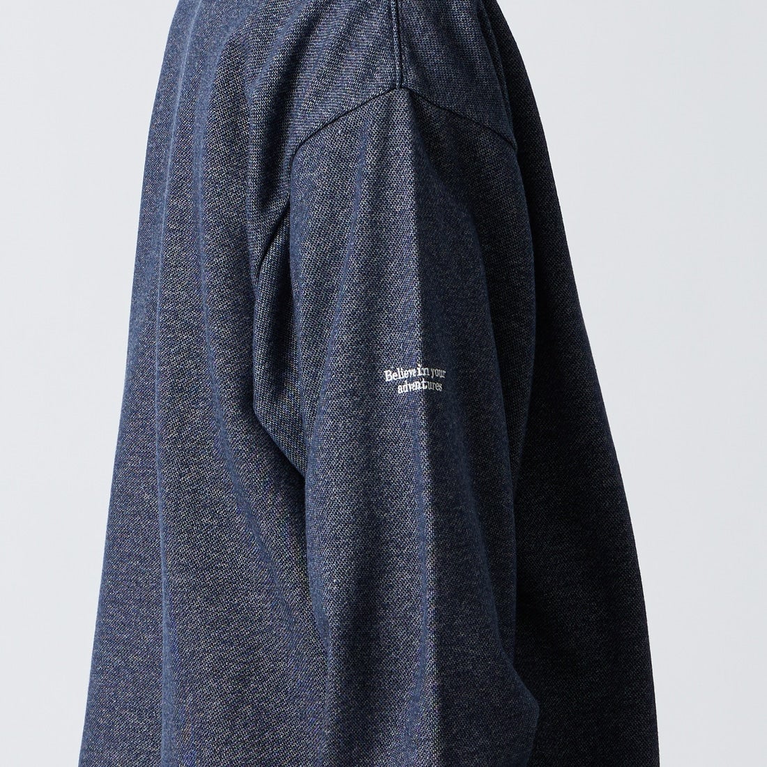 JEANSFACTORY × NANGA [ジーンズファクトリー × ナンガ] 別注 ワンポイントロゴ刺繍 ドローコードスウェット [NW2605-JF] NAVY &&モデル身長：168cm 着用サイズ：L&&