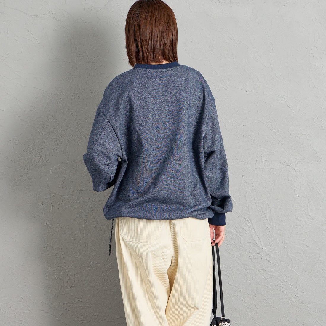 JEANSFACTORY × NANGA [ジーンズファクトリー × ナンガ] 別注 ワンポイントロゴ刺繍 ドローコードスウェット [NW2605-JF] NAVY &&モデル身長：159cm 着用サイズ：S&&