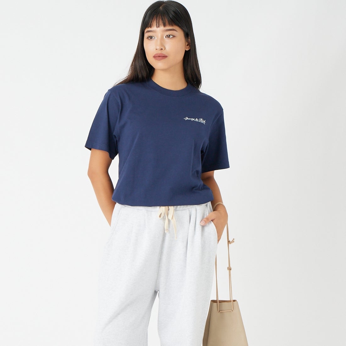 Sporty&Rich [スポーティアンドリッチ] シラキュース NYロゴTシャツ [SR04TO1197-5325] D.NVY WHT &&モデル身長：162cm 着用サイズ：S&&