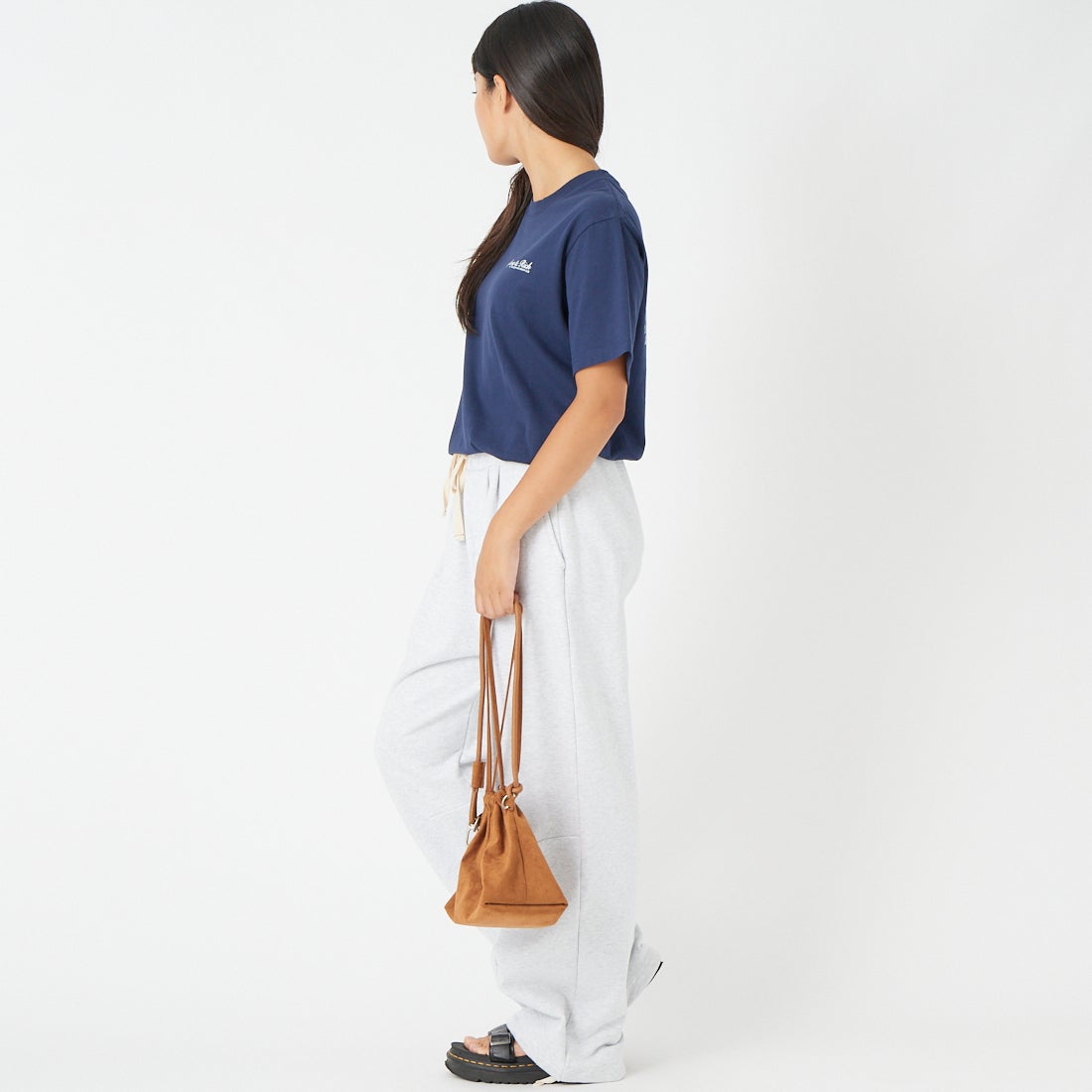 Sporty&Rich [スポーティアンドリッチ] シラキュース NYロゴTシャツ [SR04TO1197-5325] D.NVY WHT &&モデル身長：162cm 着用サイズ：S&&