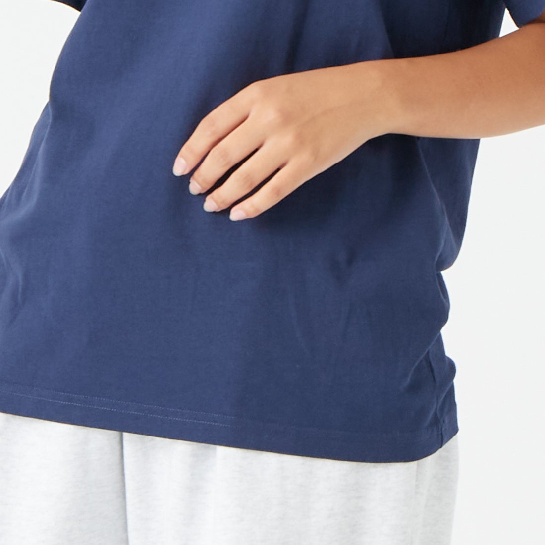 Sporty&Rich [スポーティアンドリッチ] シラキュース NYロゴTシャツ [SR04TO1197-5325] D.NVY WHT &&モデル身長：162cm 着用サイズ：S&&