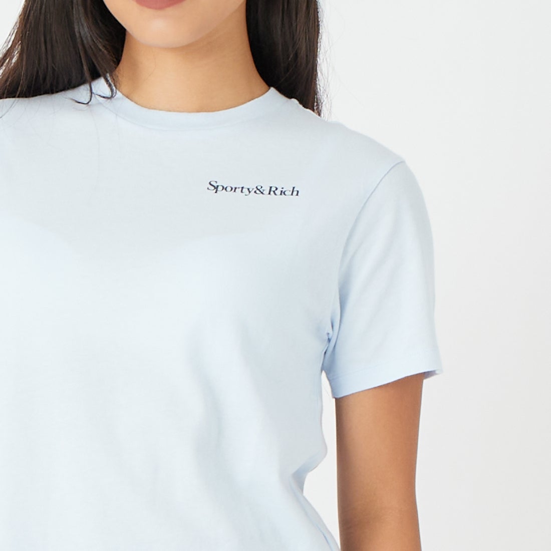 Sporty&Rich [スポーティアンドリッチ] PLAY TENNIS キッズTシャツ [SR06TO0487-5300] CIEL D.NVY &&モデル身長：162cm 着用サイズ：10-12&&