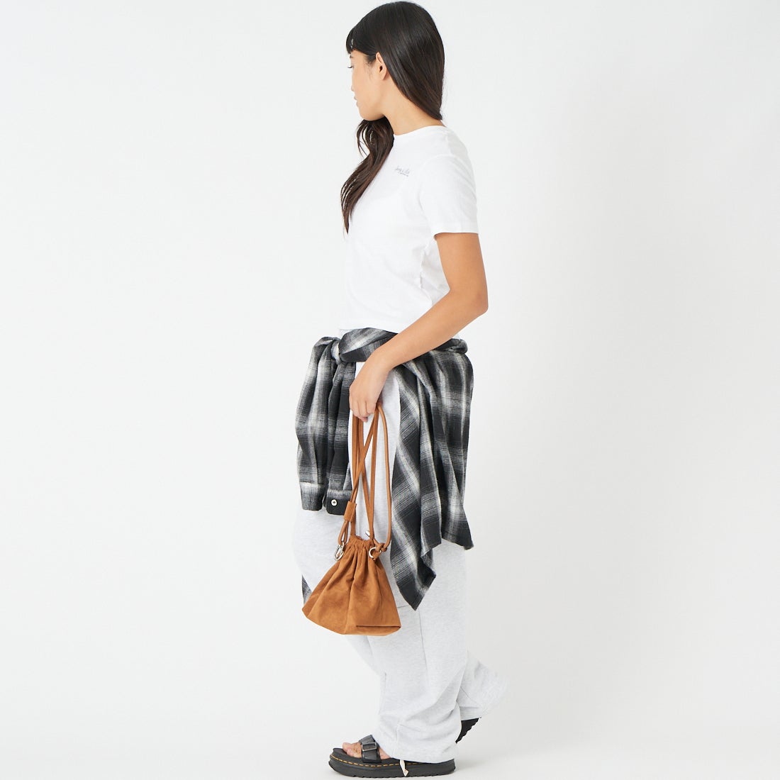 Sporty&Rich [スポーティアンドリッチ] シラキュース キッズTシャツ [SR06TO0487-5325] WHT D.NVY &&モデル身長：162cm 着用サイズ：10-12&&