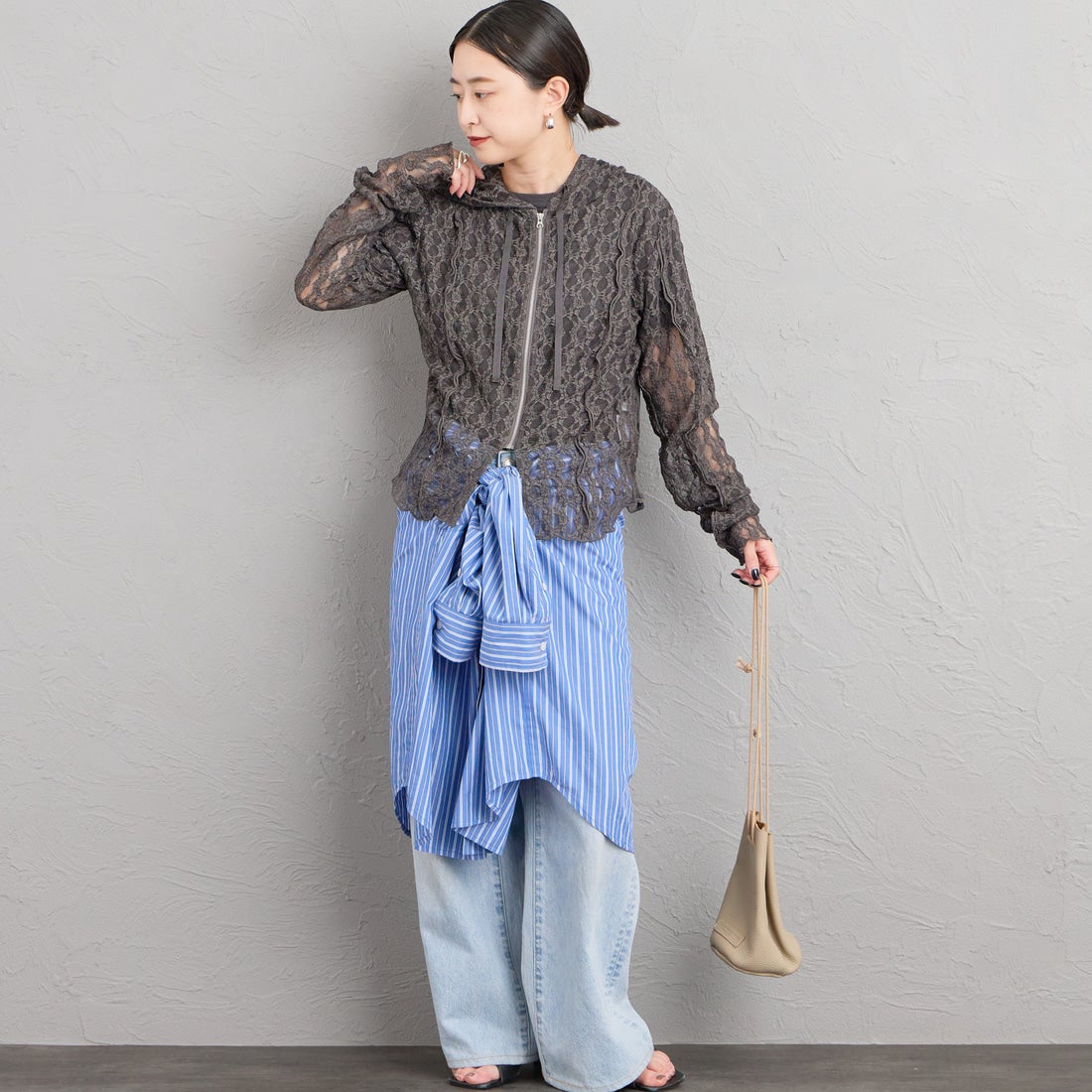 nenom [ネノム] 総レース シアージップパーカー [NE26332011] 08 CHARCOA &&モデル身長：150cm 着用サイズ：F&&