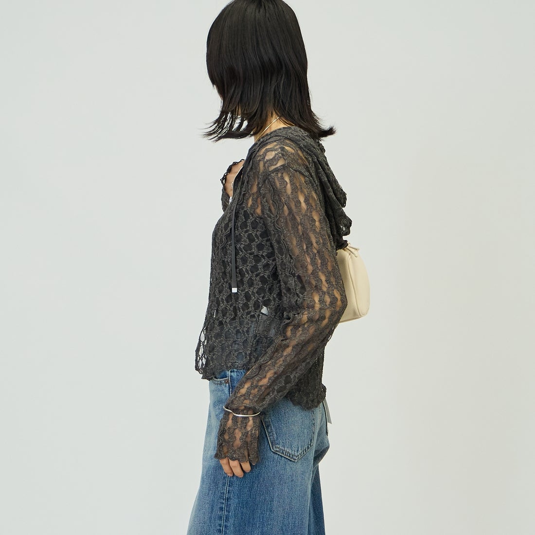 nenom [ネノム] 総レース シアージップパーカー [NE26332011] 08 CHARCOA &&モデル身長：162cm 着用サイズ：F&&