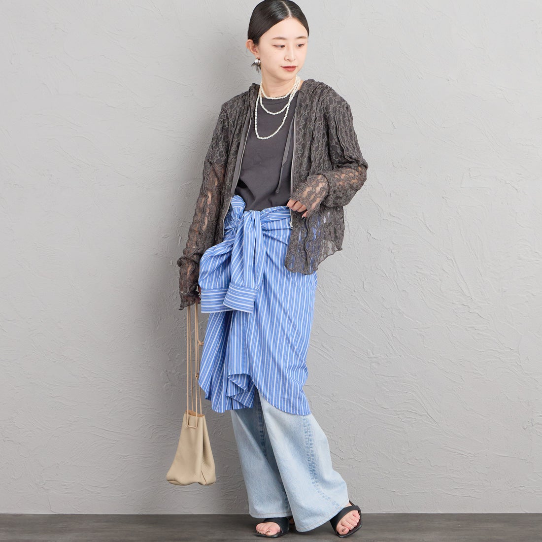 nenom [ネノム] 総レース シアージップパーカー [NE26332011] 08 CHARCOA &&モデル身長：150cm 着用サイズ：F&&