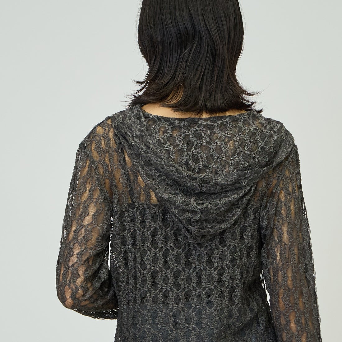 nenom [ネノム] 総レース シアージップパーカー [NE26332011] 08 CHARCOA &&モデル身長：162cm 着用サイズ：F&&