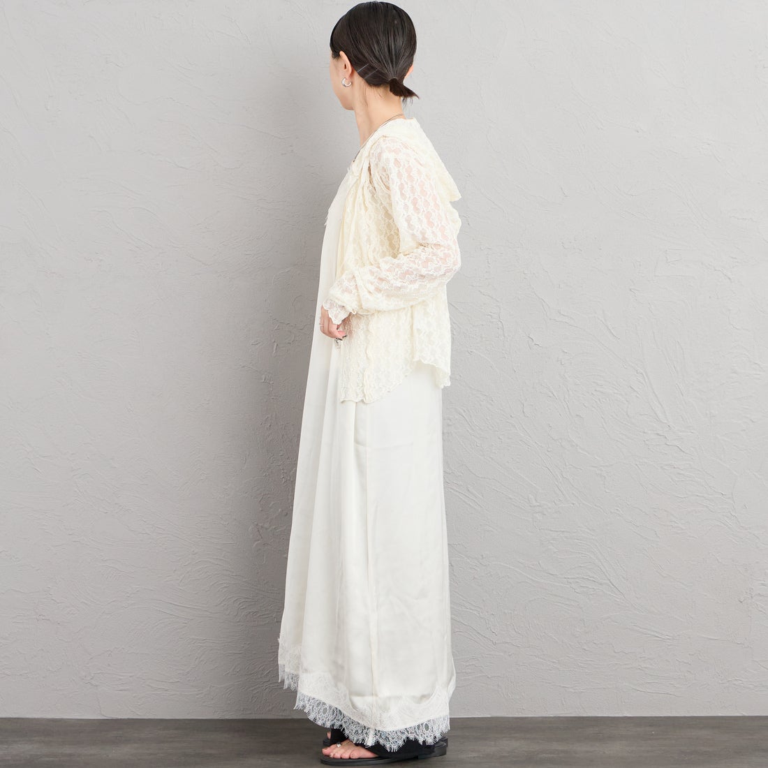 nenom [ネノム] 総レース シアージップパーカー [NE26332011] 02 OFF &&モデル身長：150cm 着用サイズ：F&&