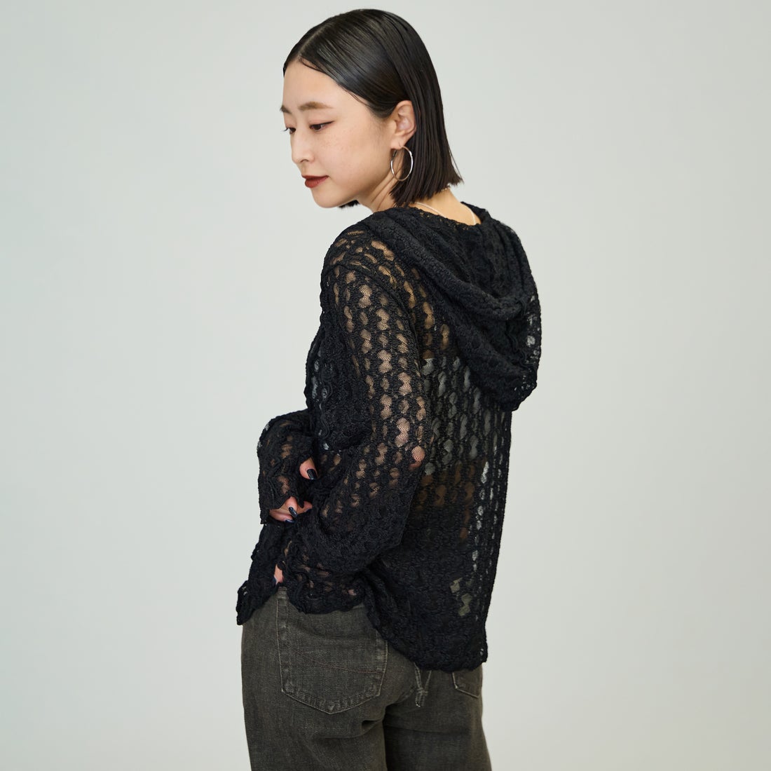 nenom [ネノム] 総レース シアージップパーカー [NE26332011] 09 BLACK &&モデル身長：150cm 着用サイズ：F&&