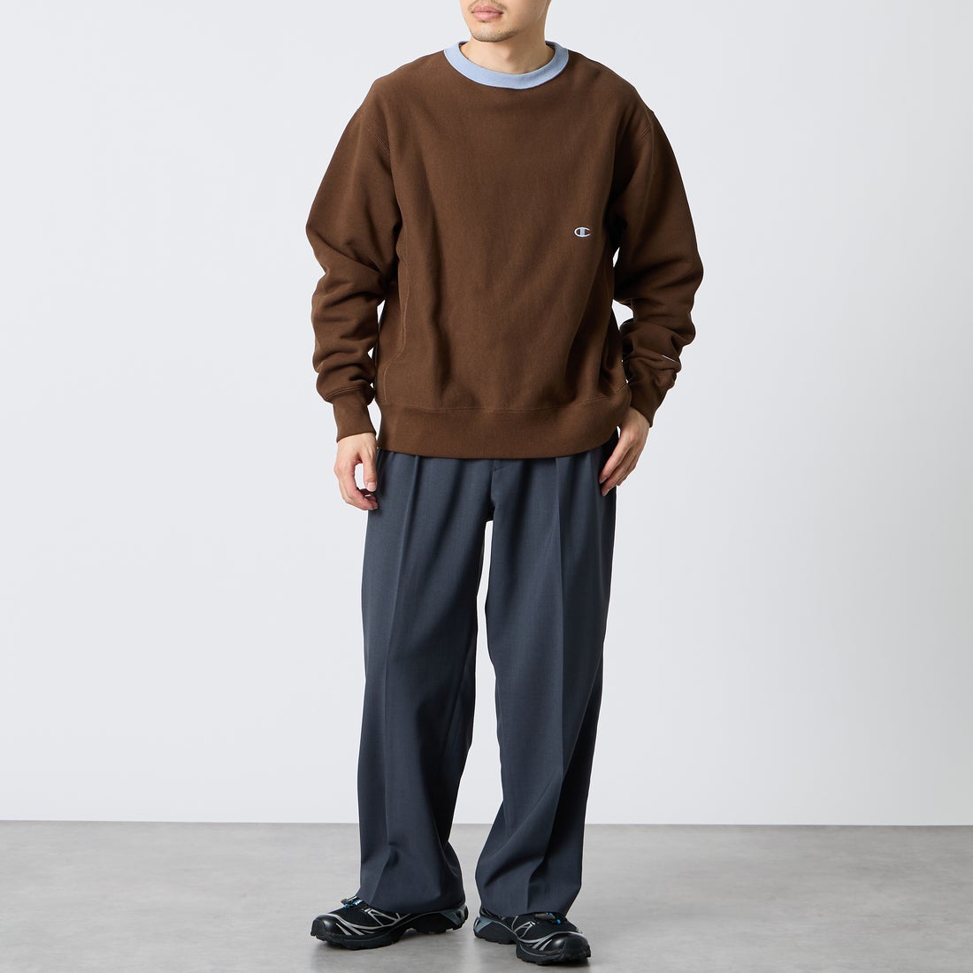 Champion [チャンピオン] 別注 スリーアイコン ロゴ刺繍スウェット [C8-E024-JF] 289 A.BRN &&モデル身長：168cm 着用サイズ：L&&