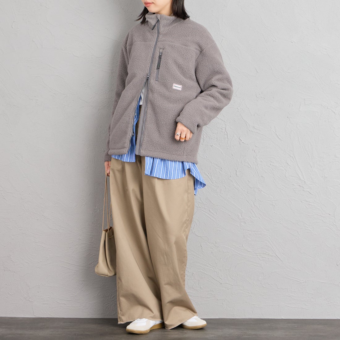 Marmot [マーモット] 別注 ATT ボアフリースジャケット [MTFW26UFL330IN-JF] WARM GRAY &&モデル身長：162cm 着用サイズ：S&&