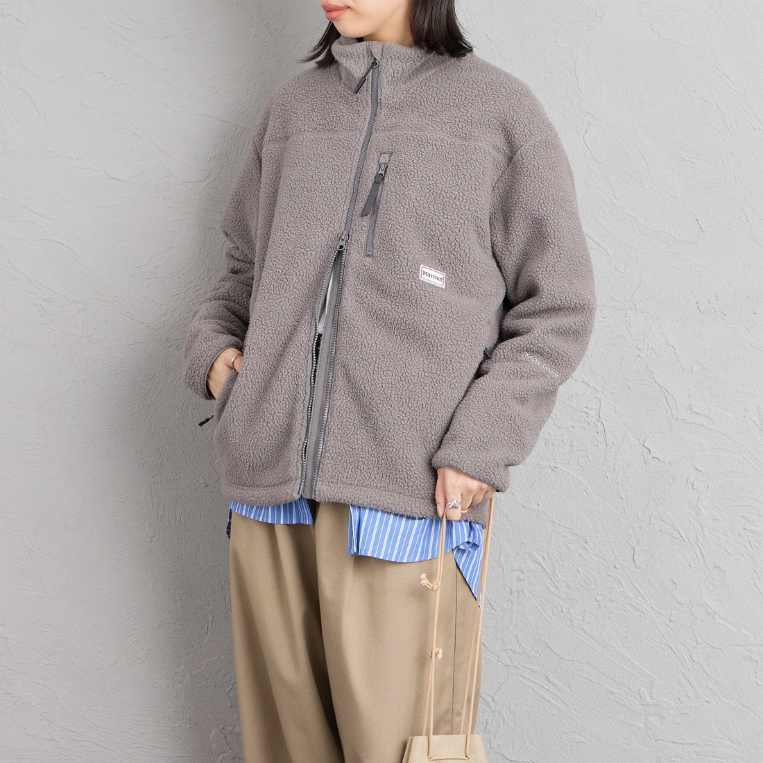 Marmot [マーモット] 別注 ATT ボアフリースジャケット [MTFW26UFL330IN-JF] WARM GRAY &&モデル身長：162cm 着用サイズ：S&&