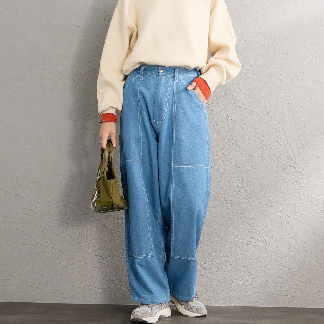 UNIVERSAL OVERALL [ユニバーサルオーバーオール] 別注 ペインターイージーパンツ [U2632608IN-JF] BLUE &&モデル身長：162cm 着用サイズ：M&&